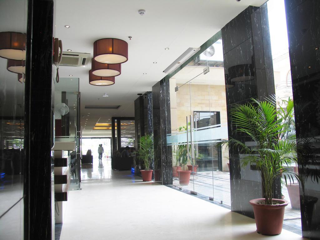 Tulip Inn Zirakpur Chandigarh Exterior photo